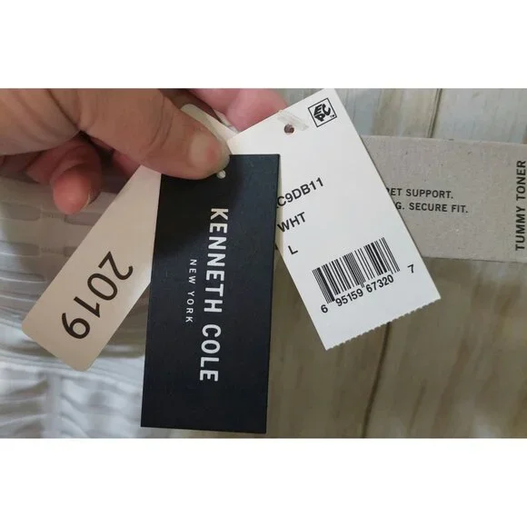 Kenneth Cole White One-Piece Padded Bust Tummy Toner Swimsuit Size Large Classy - Picture 4 of 12